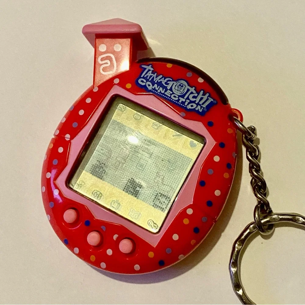 ✨ Tamagotchi Connection V5 2004 Original Polka Dots Confetti Red Familitchi Rare